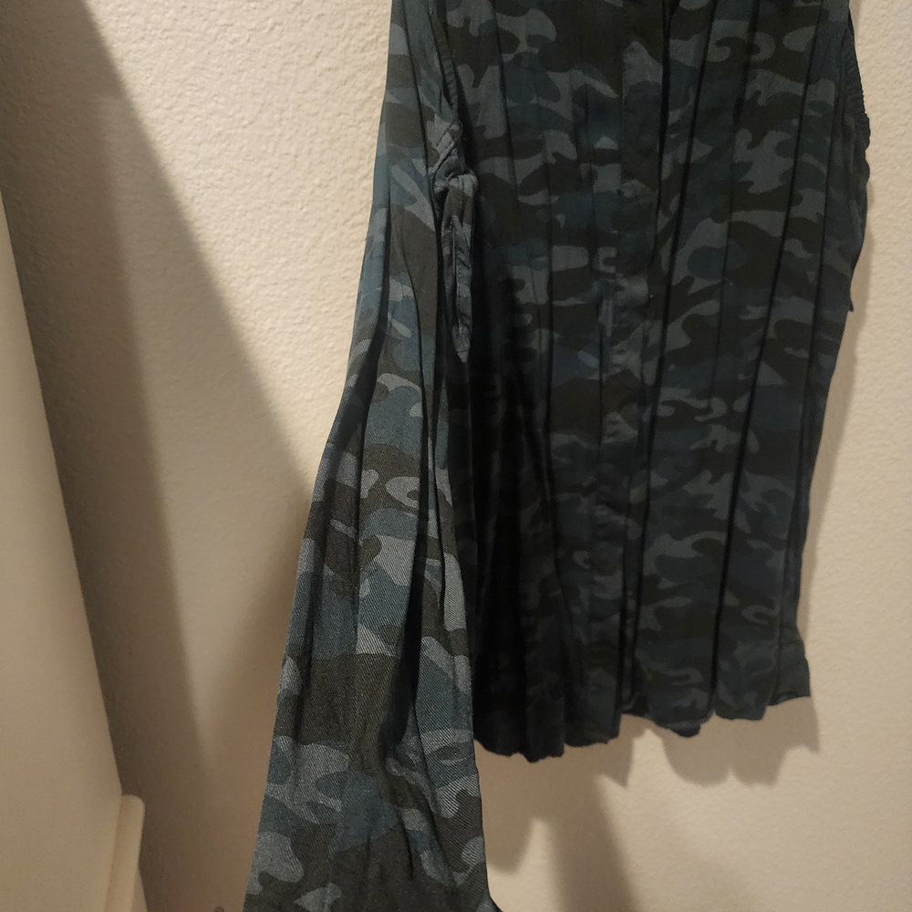Rock and Republic Camouflage Button-Up Shirt - Picture 2 of 2